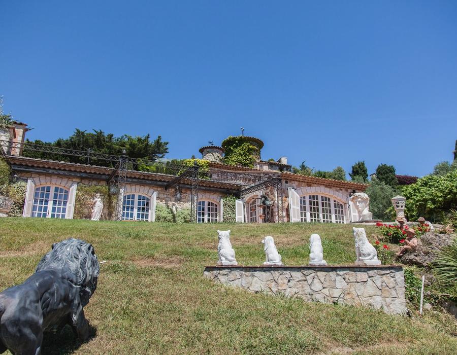 Stunning stone villa with breathtaking views over the bay of Cannes 2