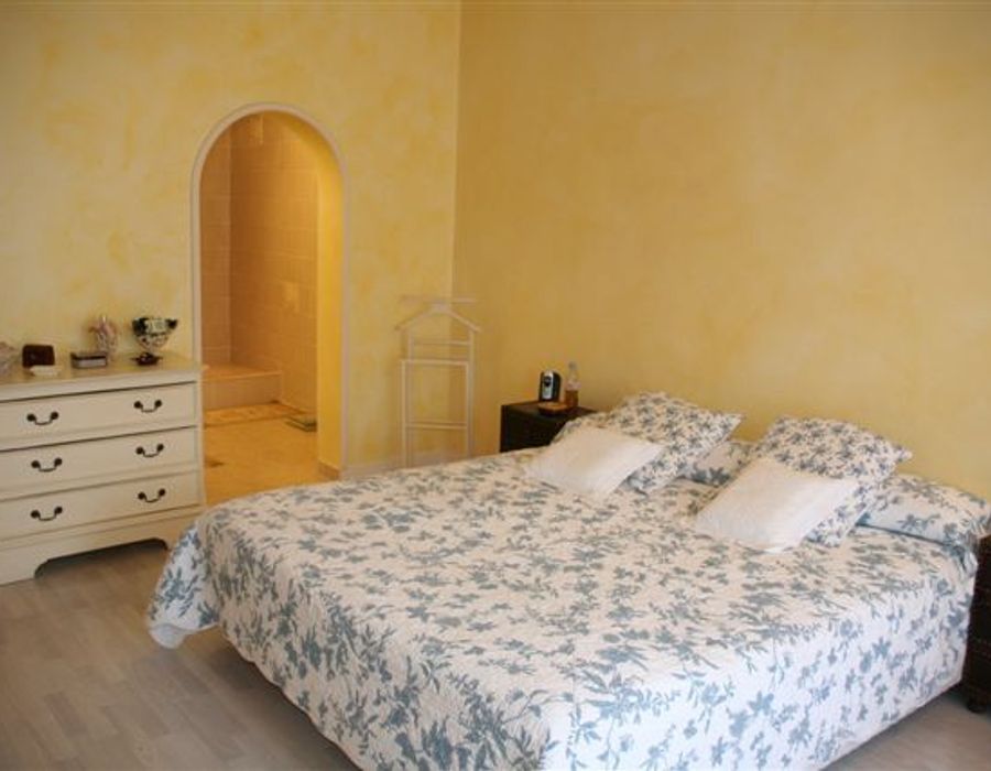 Excellent position on La Croisette in Cannes 3