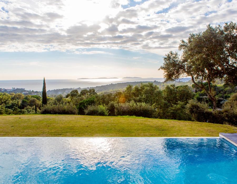 Breathtaking views, tranquility and a beautiful house in Girago 4