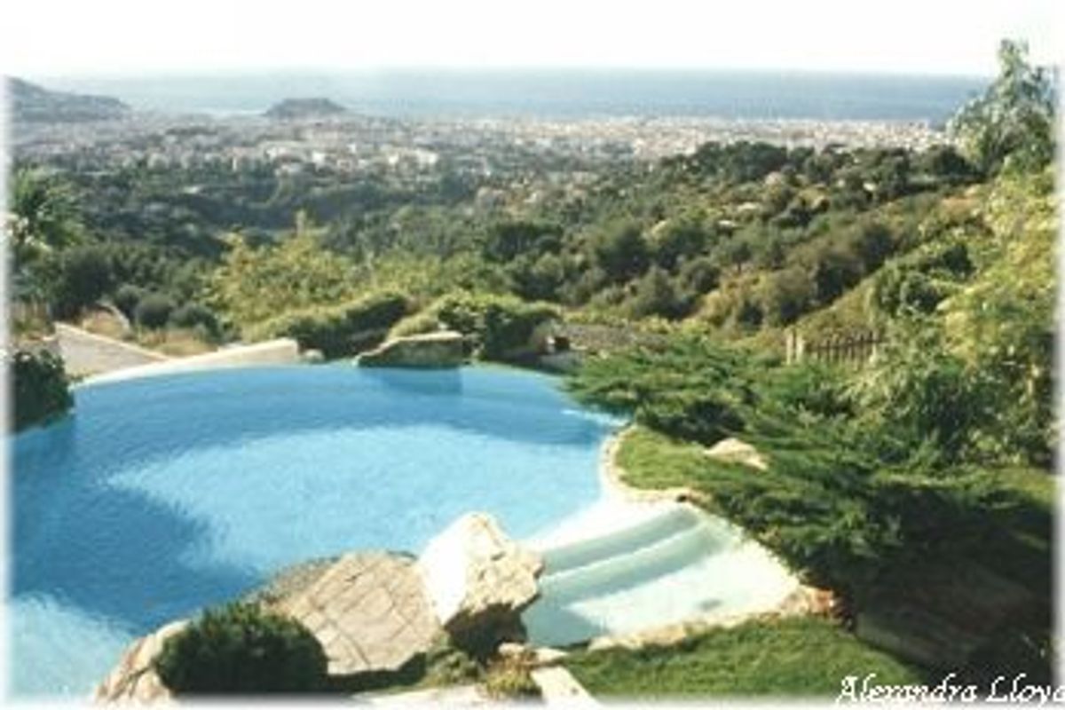 Stunning villa in the hills of Nice