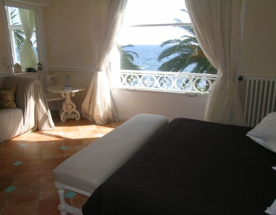 A stunning water front property located in Saint Raphael 4