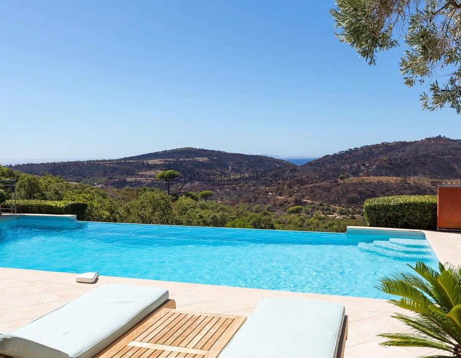 Great views and a lovely family home in l'Escalet, Ramatuelle 4