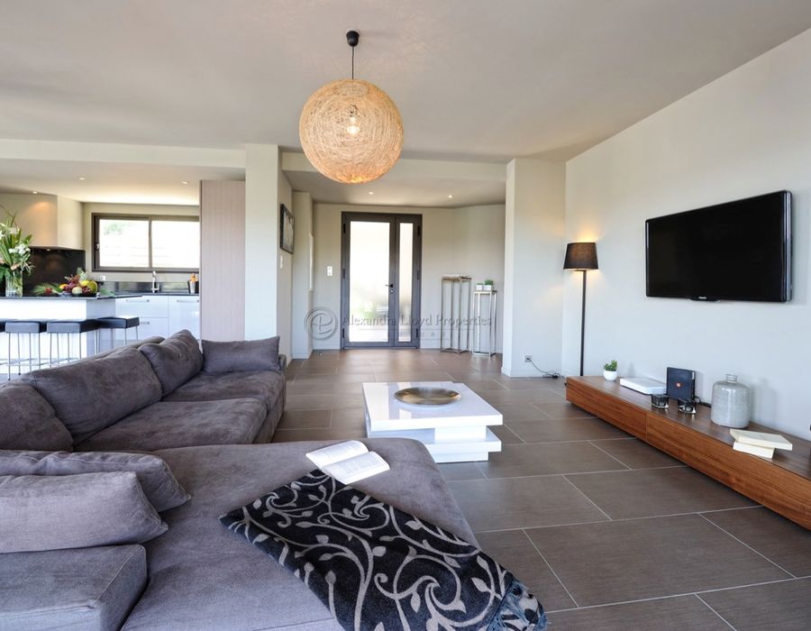 Waters Edge Villa overlooking the Gulf of Valinco, Close to Propriano, South Corsica 4