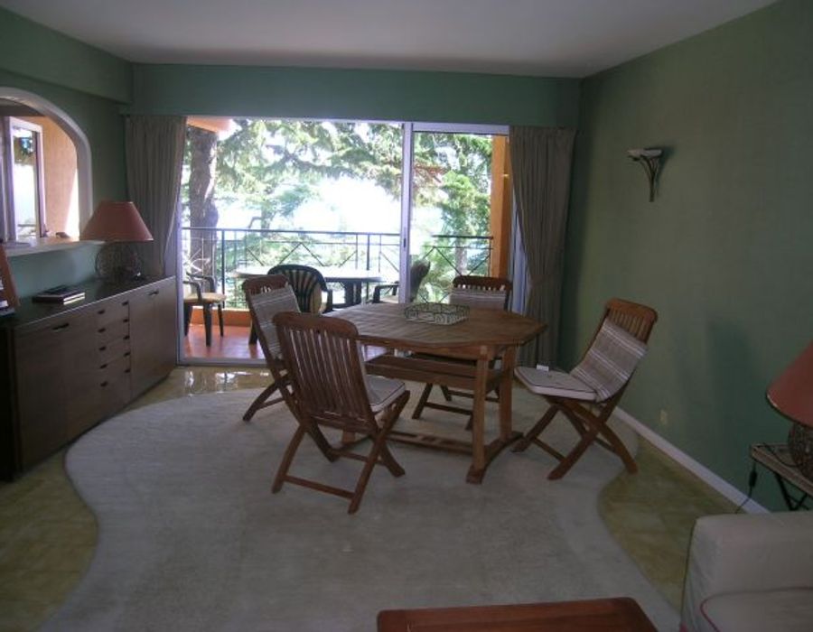 A wonderful view in a peaceful environment, just 5 minutes away from the beach. 4