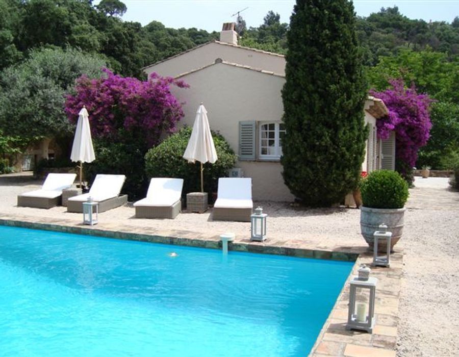 Fabulous sea views and overlooking Saint Tropez 1