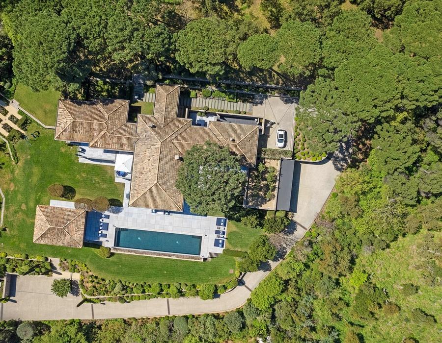 A spectacular, contemporary villa located in Bellevue, Saint Tropez 2