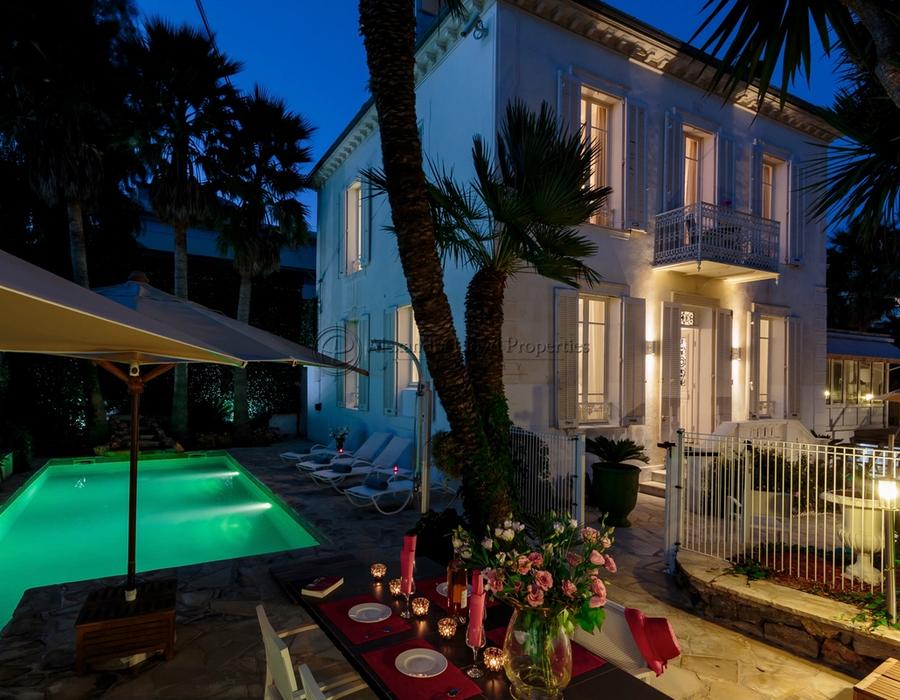 A Wonderful Art Deco Villa Located on Cap d’Antibes 2