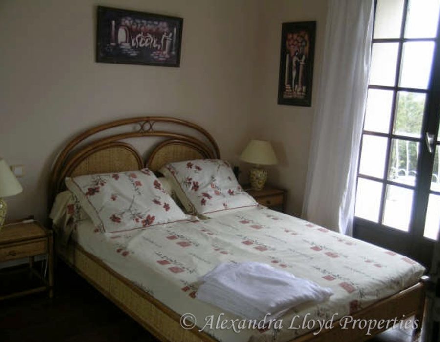 Close to the beaches of Cala Rossa and St Cyprien 2