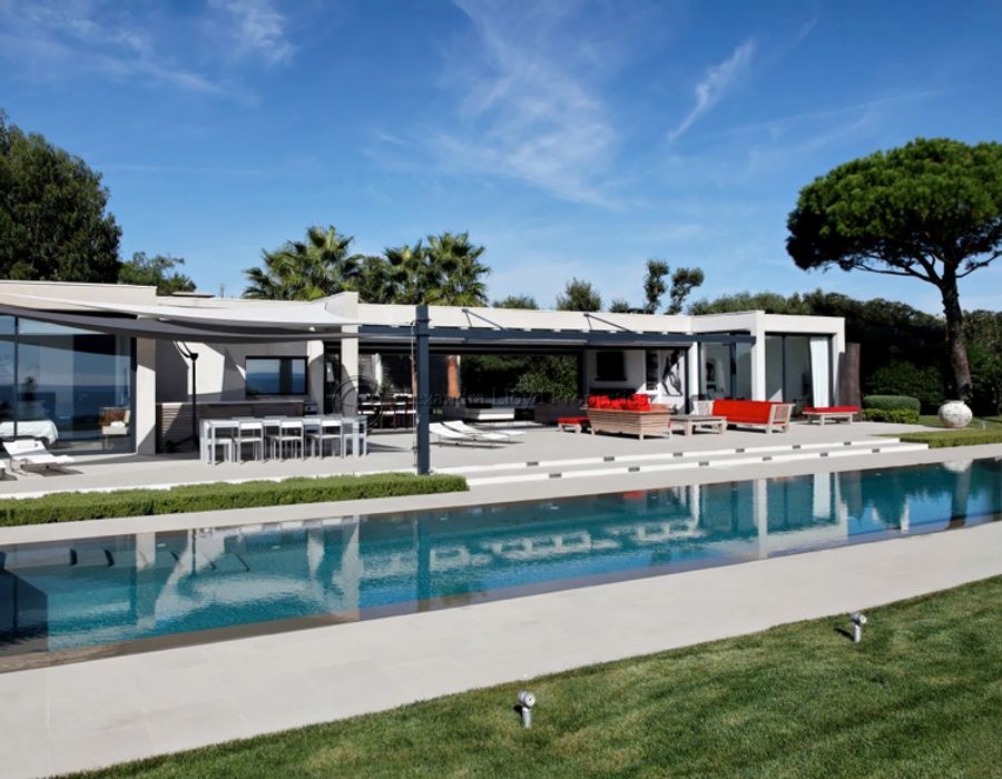 Stunning contemporary villa, walking distance from Club 55 1