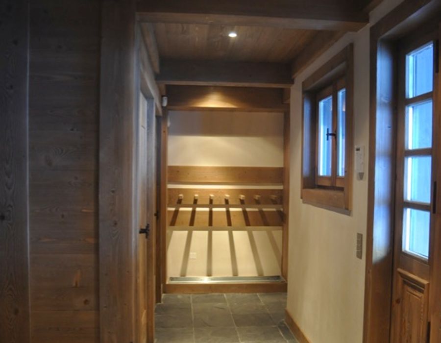 Luxurious chalet with full size swimming pool for sale in Auron 3