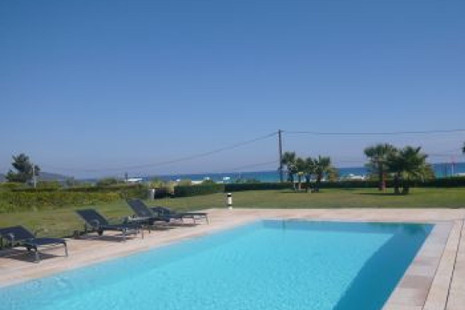 Five star location of this lovely villa next to Club 55