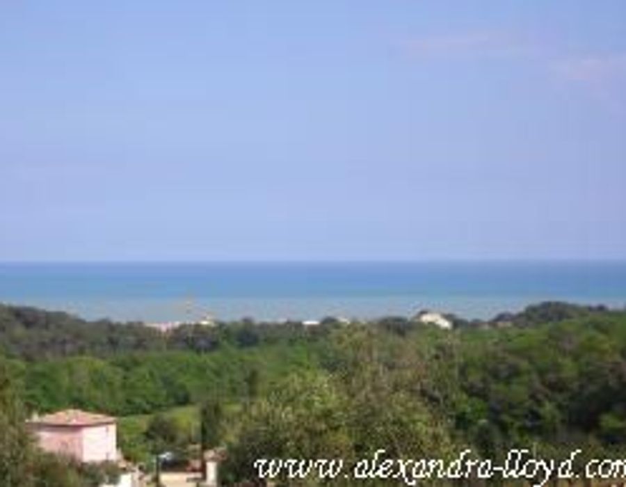 A newly built villa located in a private domain, just outside Antibes. 3