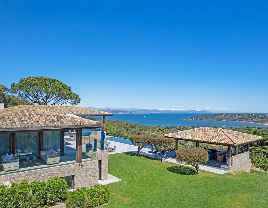 A spectacular, contemporary villa located in Bellevue, Saint Tropez 3