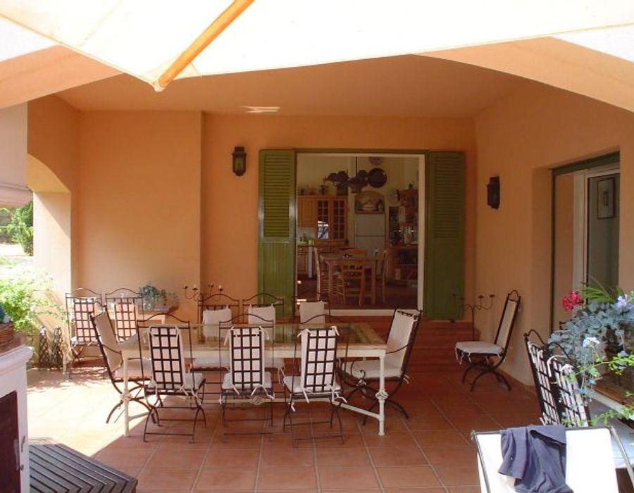 Large villa North of Ajaccio, very close to the sea 6