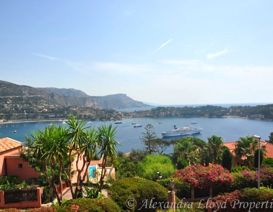 Interesting renovation/building project in Villefranche sur Mer 4