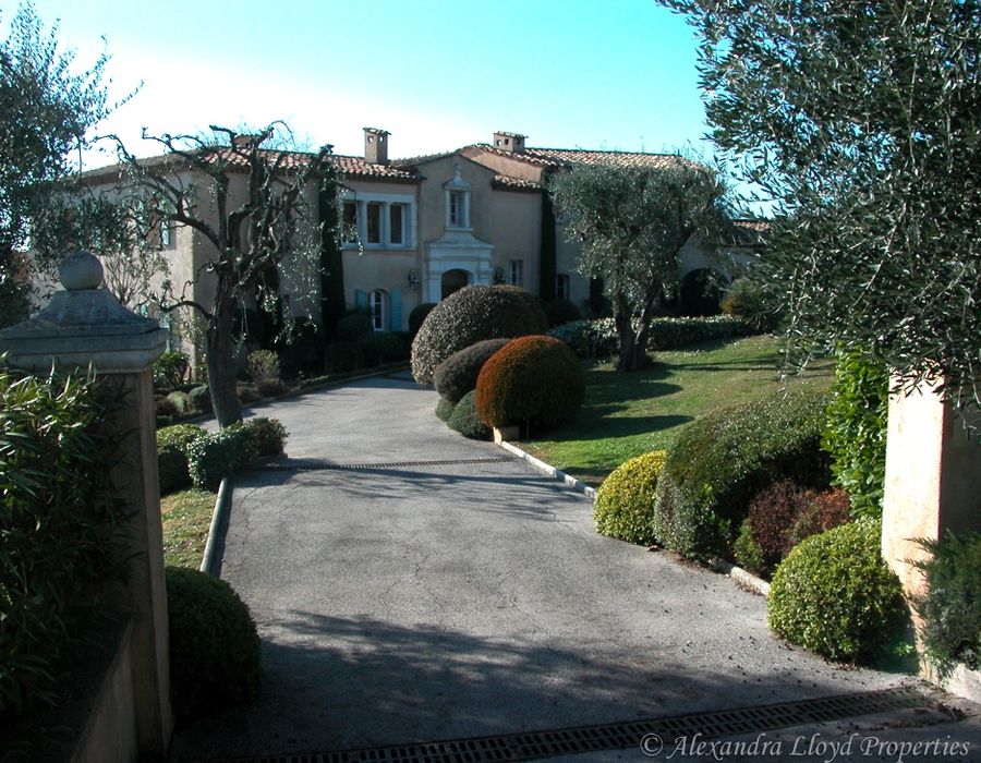 Luxury Svetchine Villa in Outstanding 10th Century Perched Village 1