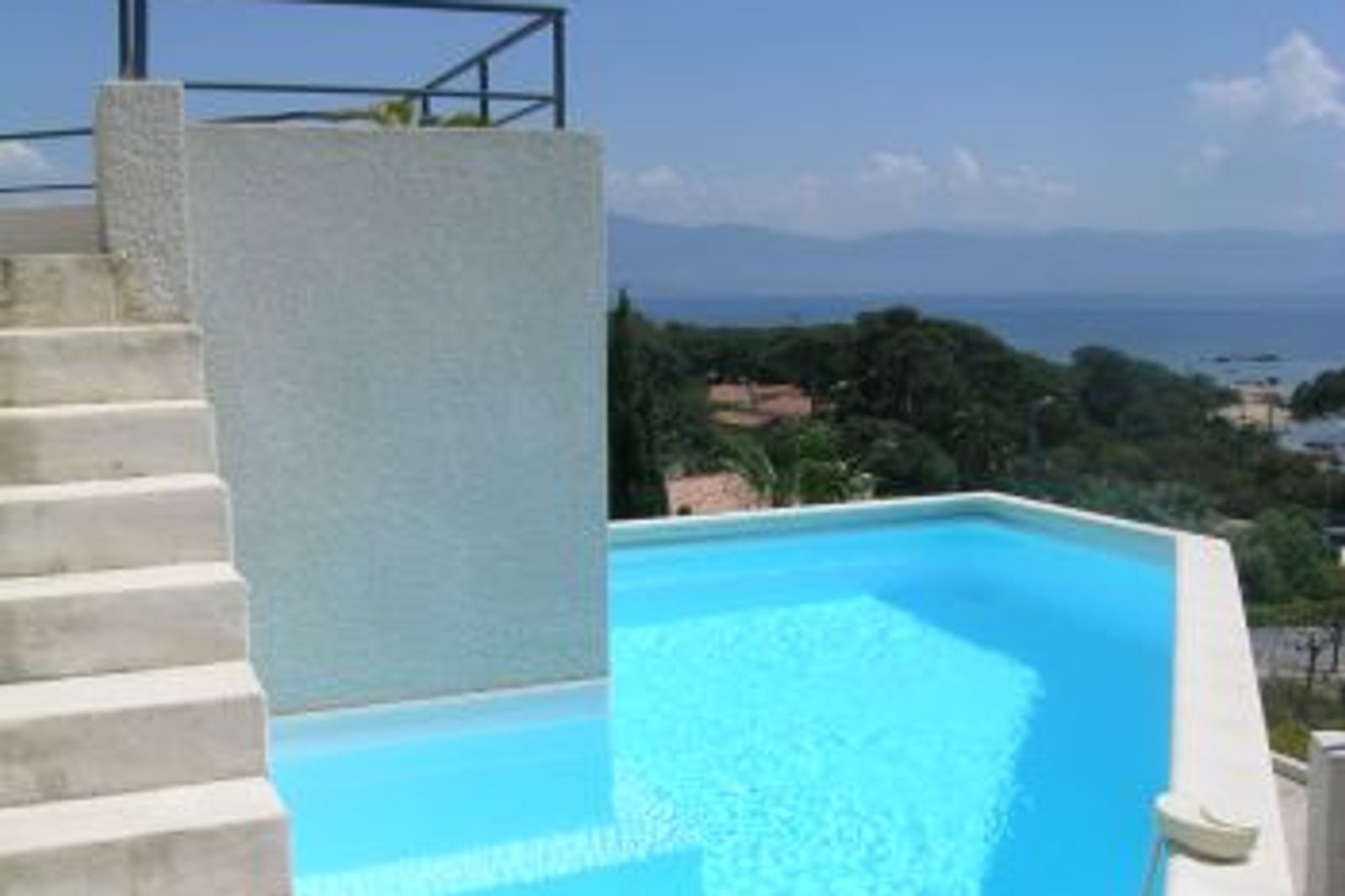 Nice house on near the beach!