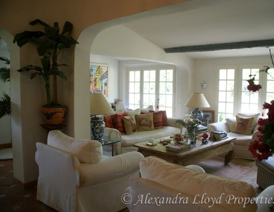 Wonderful villa for sale on the Route de Tahiti 1