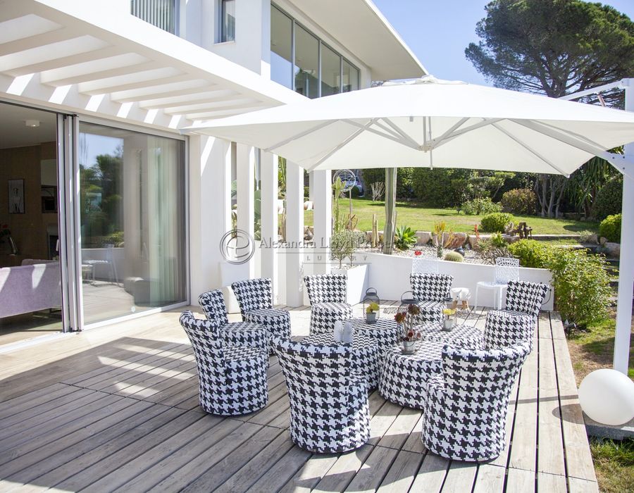 A stunning property for rent in Cannes La Croix des Gardes 3