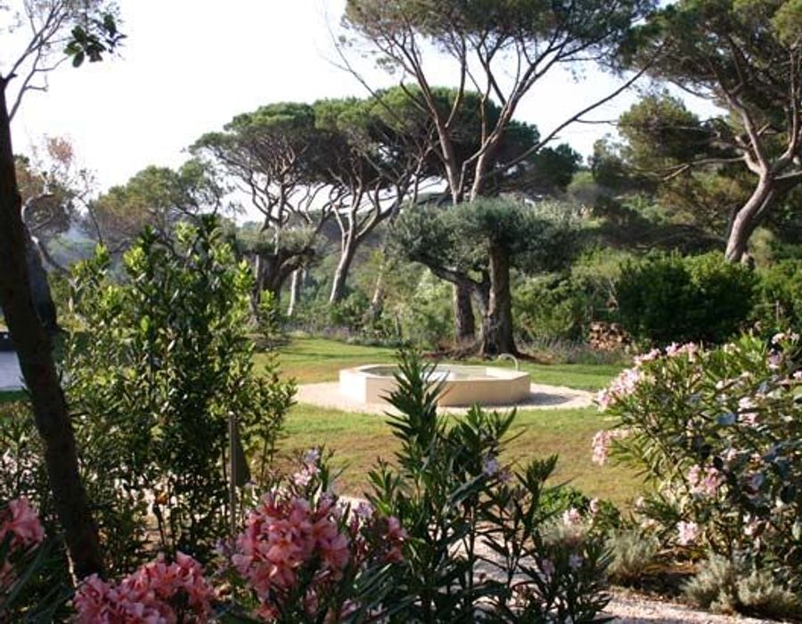 Newly built waters edge property in Les Parcs de Saint Tropez 1