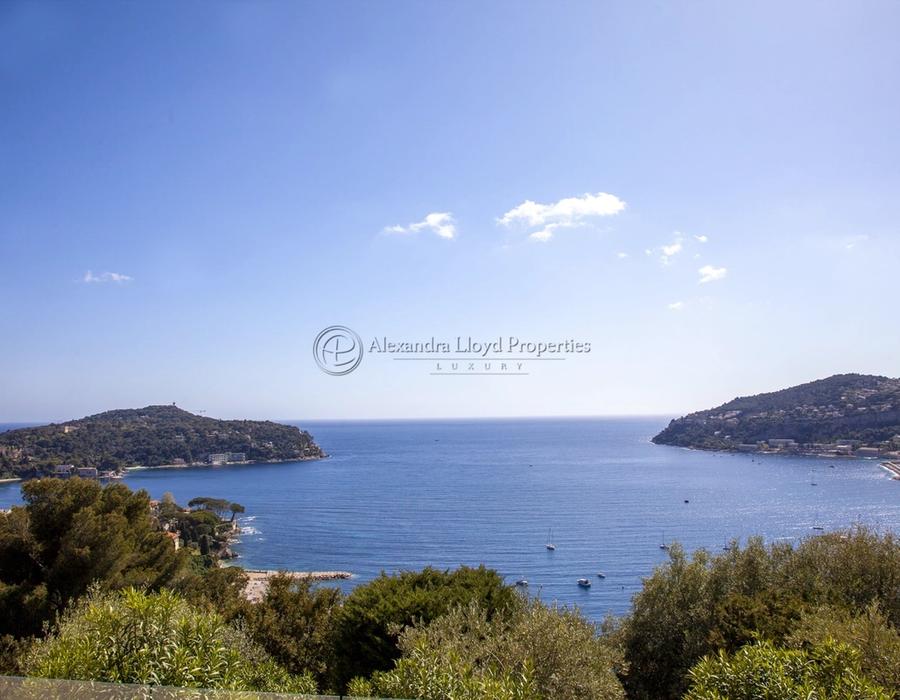 Stunning Contemporary Villa for Rent in Villefranche sur Mer 3