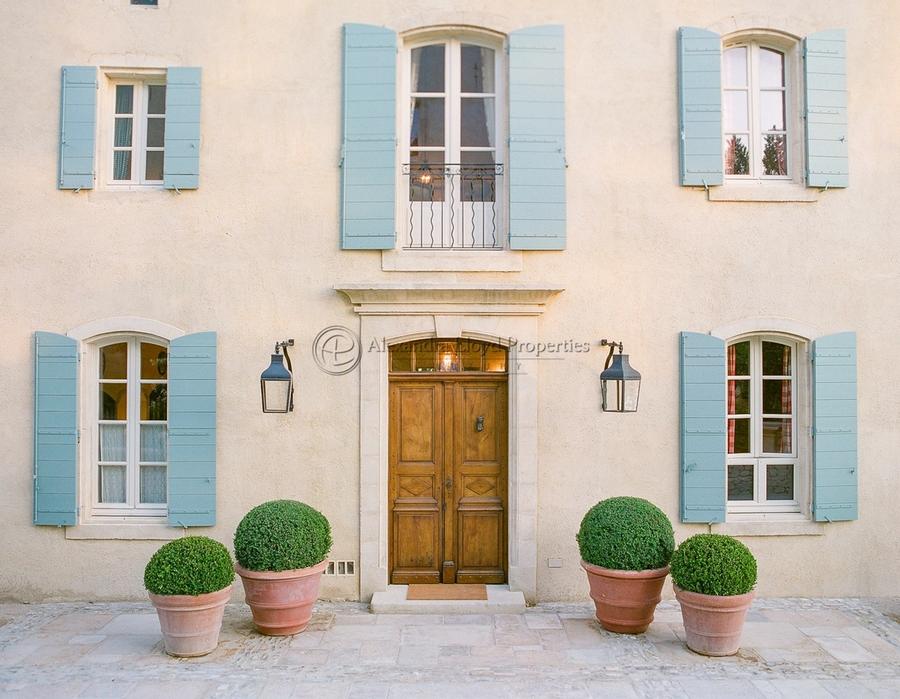 An Exceptional Private Estate close to Avignon 6