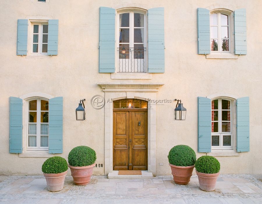 An Exceptional Private Estate close to Avignon 6