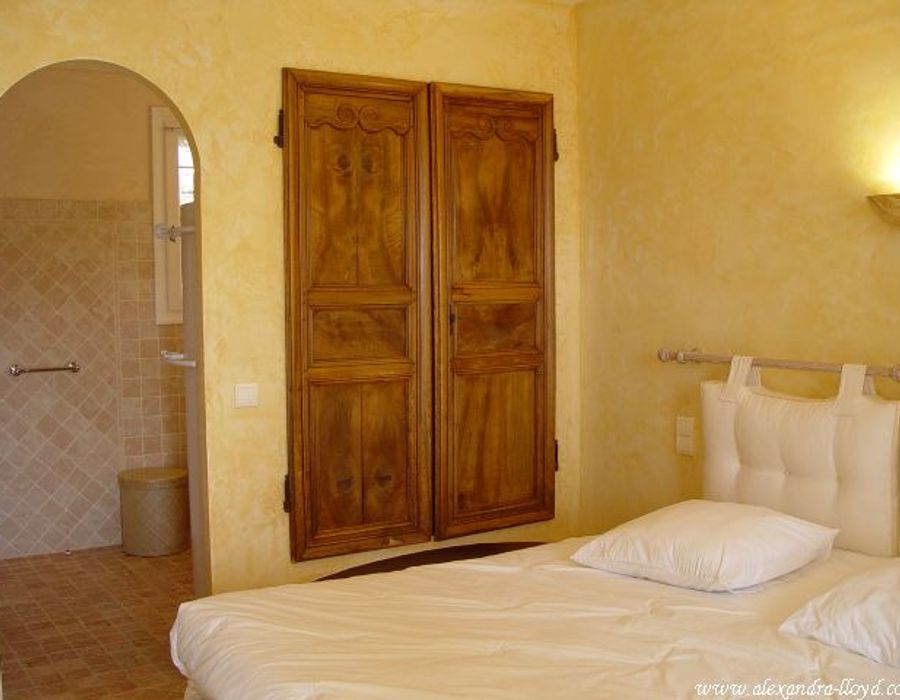 Stunning Neo Provencale villa in the heart of Parcs de St Tropez 4