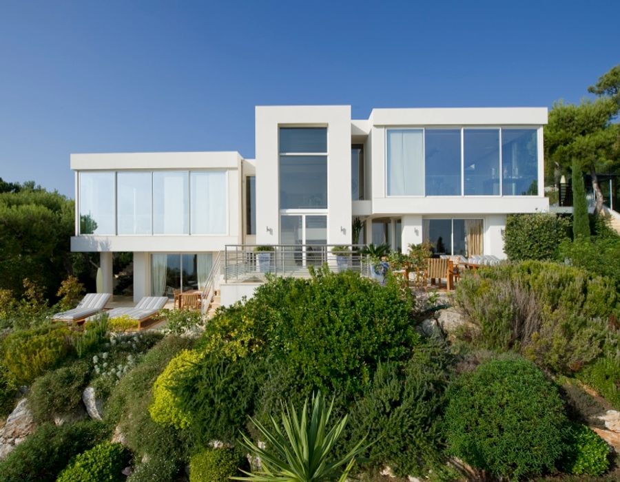 Superb large property for rent in Saint Jean Cap Ferrat 2