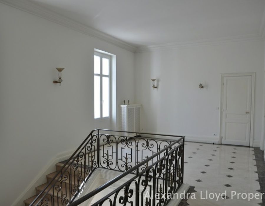 Beautiful mansion in the heart of Mont Boron 2