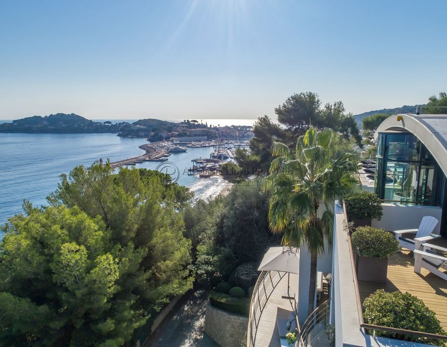 Sublime contemporary villa in Saint Jean Cap Ferrat 2