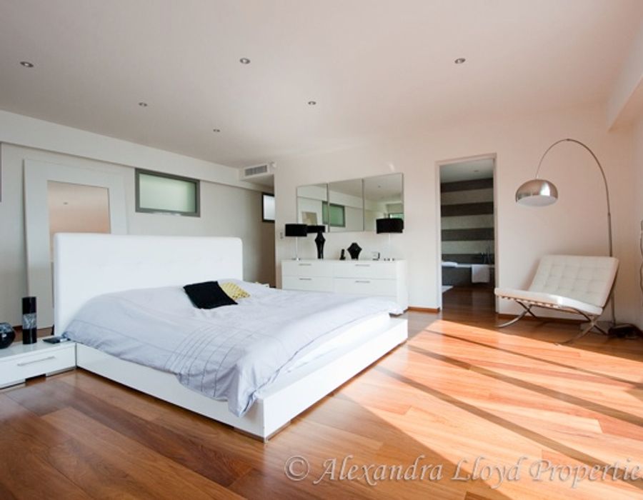 Newly renovated villa located in Eze with great sea views 4