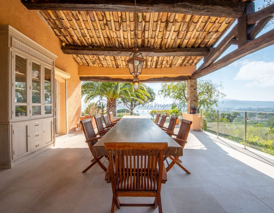 Breathtaking views from Cap Tahiti 6