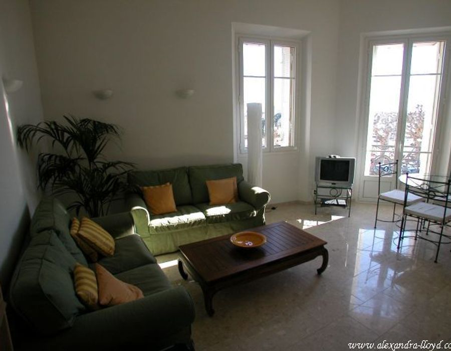 Lovely two bedroom apartment in Cannes 1