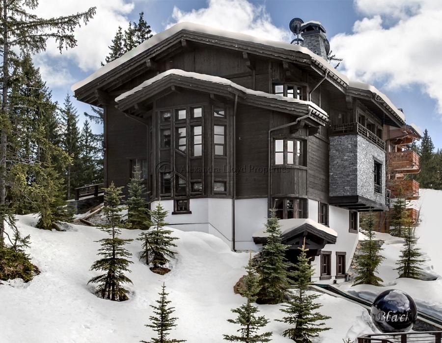 An eight bedroom luxury chalet for rent in Courchevel 1850 1