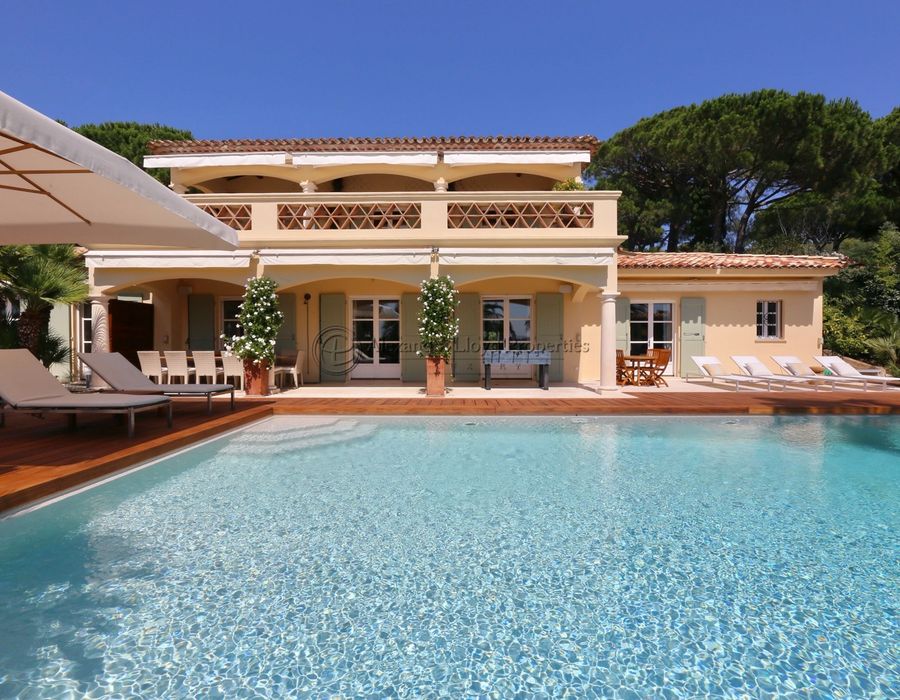 Les Parcs de Saint Tropez - a six bedroom villa for rent 1