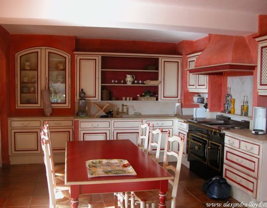 A pretty Provencal villa with stunning sea views in a private domain 1