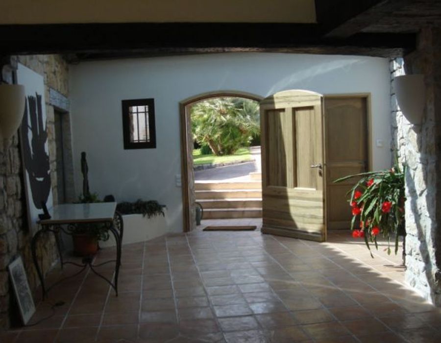 Stunning stone villa with great panoramic views in Tourrettes Sur Loup 3