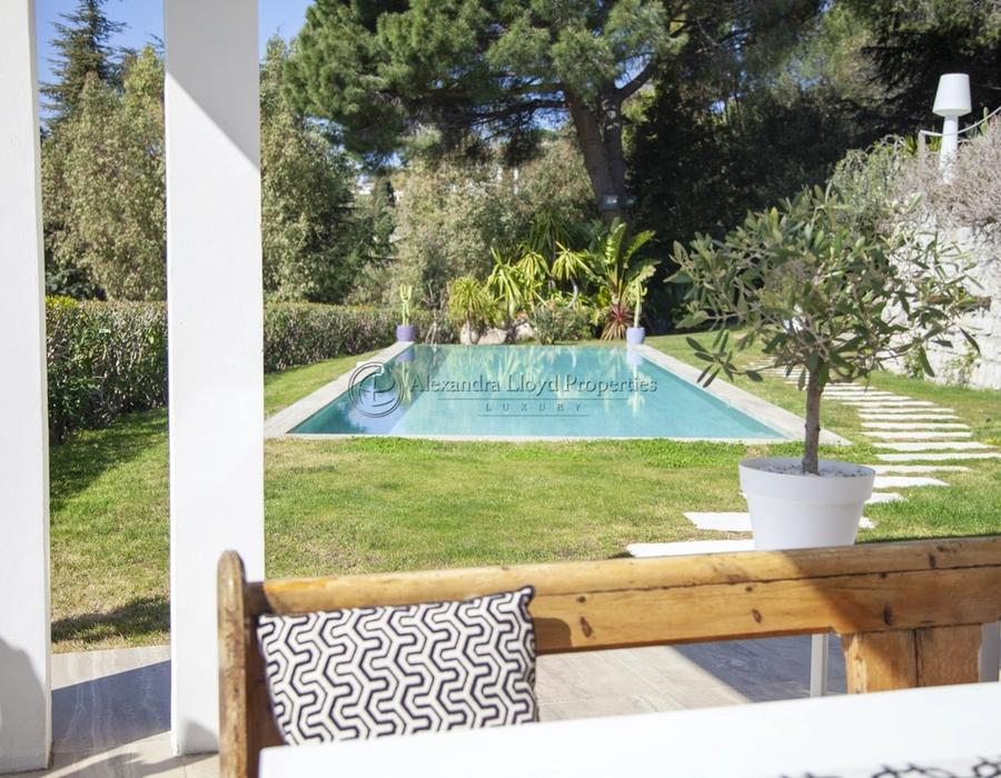 A stunning property for rent in Cannes La Croix des Gardes 5