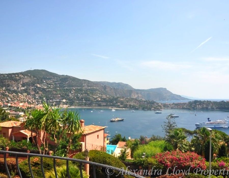 Interesting renovation/building project in Villefranche sur Mer 1