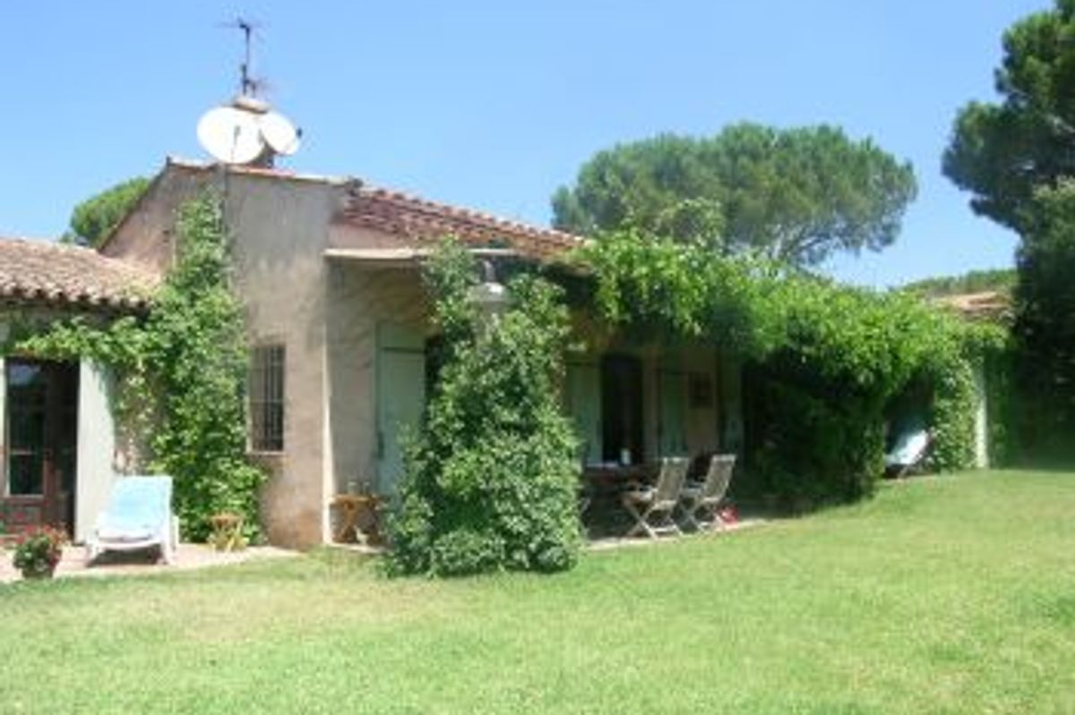 Provencal villa at the entrance of St Tropez