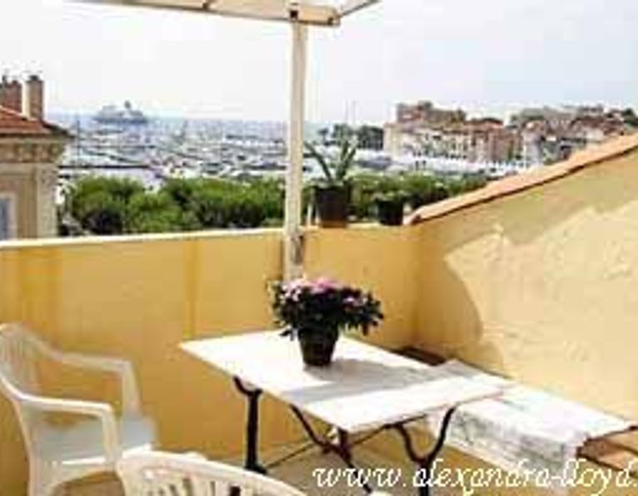 Penthouse apartment in Cannes 4
