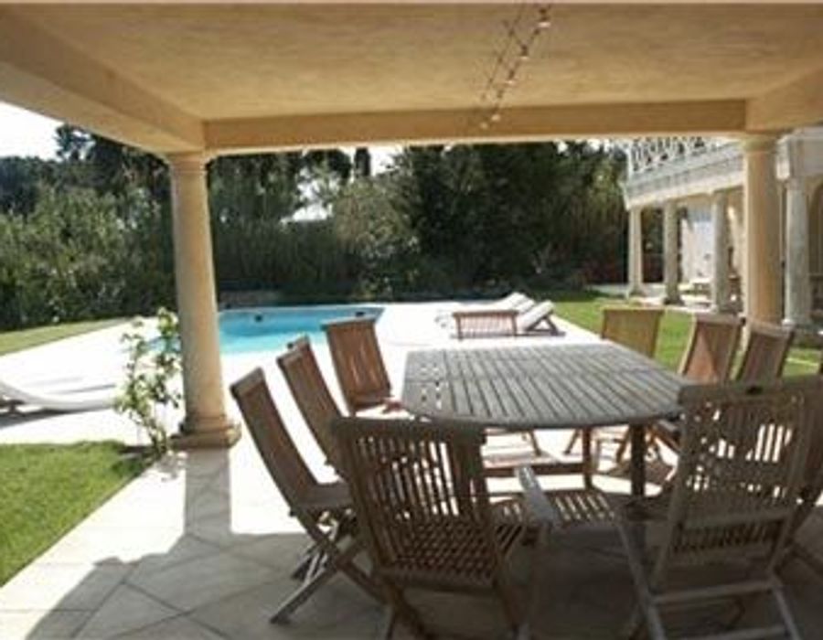 Provencal villa near the famous Club 55 3