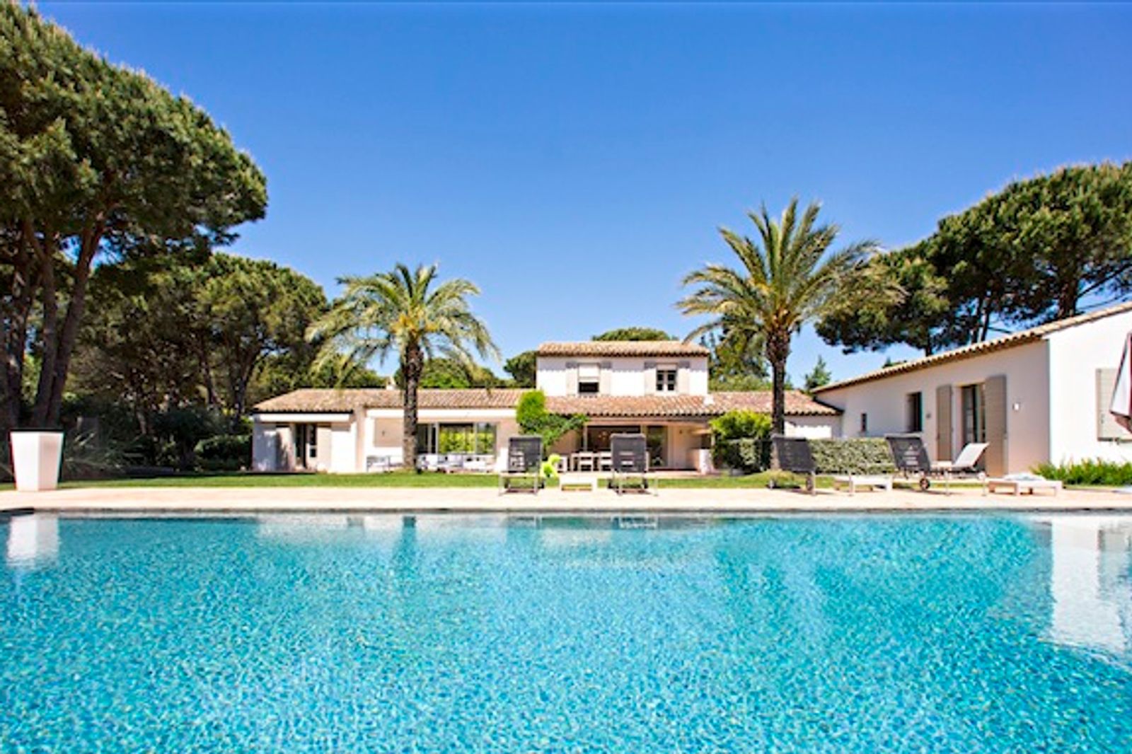 Walking distance to Tahiti Beach, lovely villa in Saint Tropez