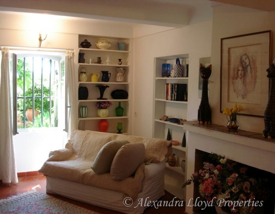 A lovely Provencal property in the Sainte Anne area of Saint Tropez 4