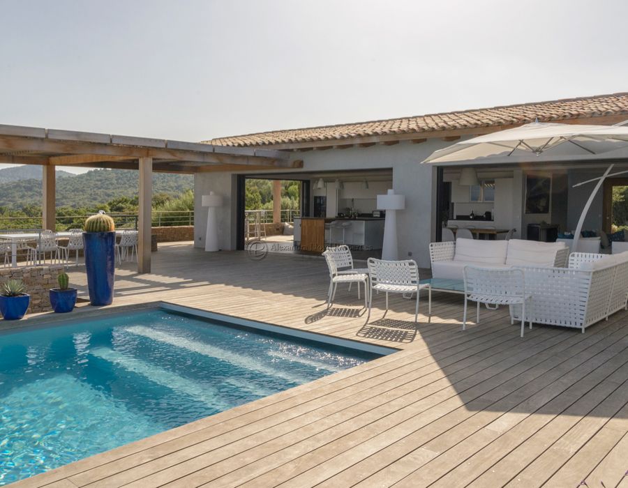 Welcome to Pinarello, South Corsica. Stunning contemporary villa with amazing views 4