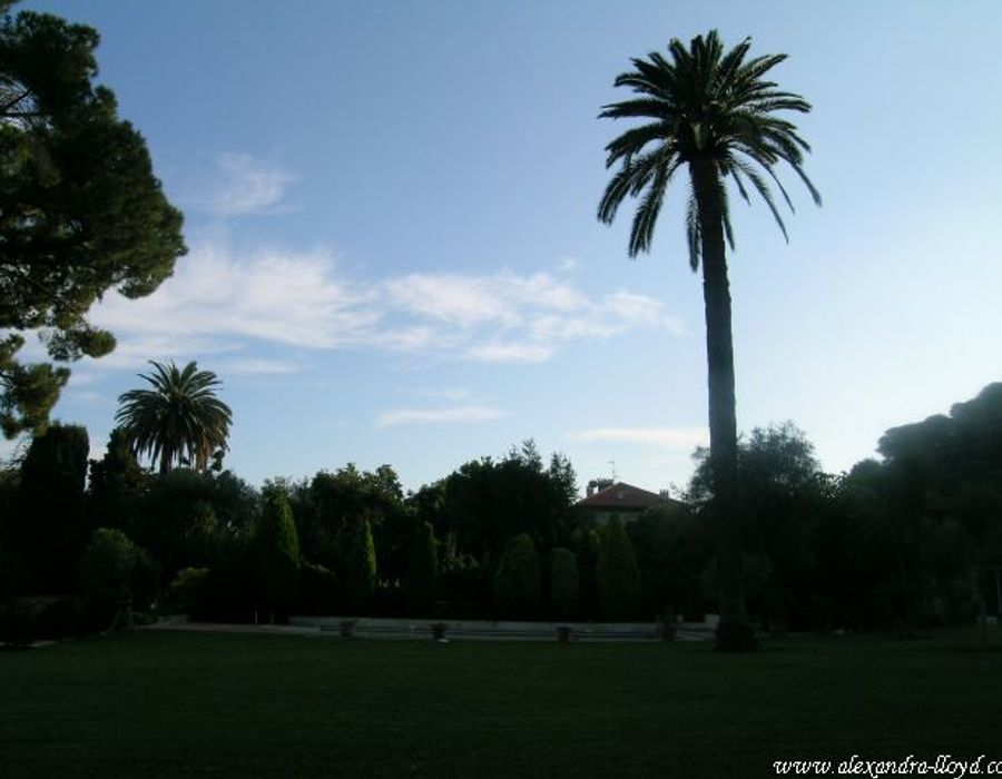 Waters edge property on the prestigous Cap Ferrat 1