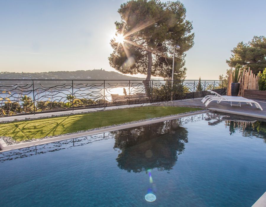 A newly built contemporary villa overlooking Saint Jean Cap Ferrat 4