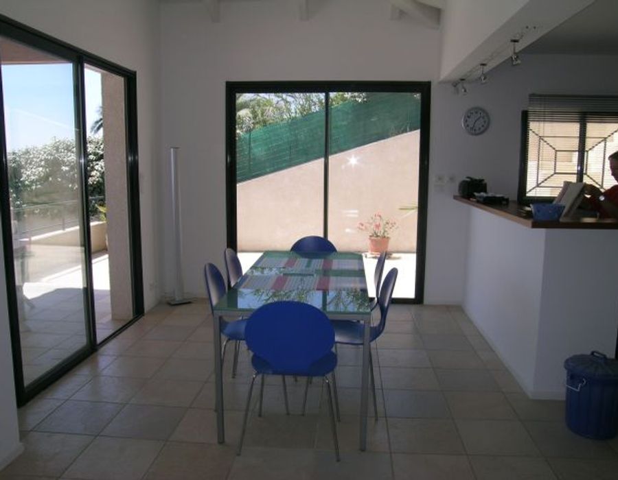 Nice house on near the beach! 3