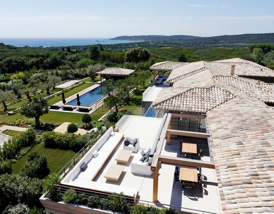 Ultra contemporary villa with exceptional views over Saint Tropez bay 1
